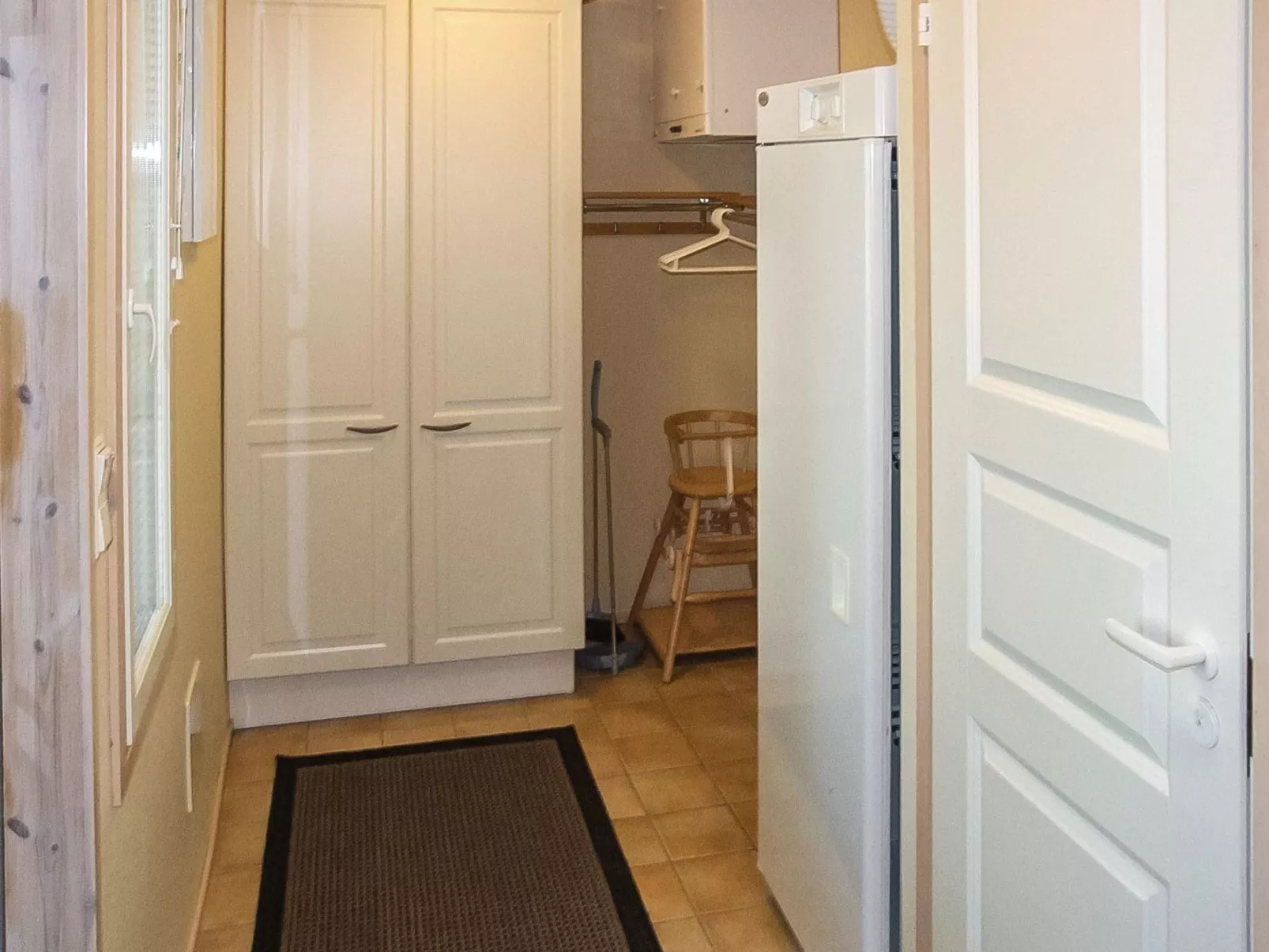 Hankipolku 4c-Binnen