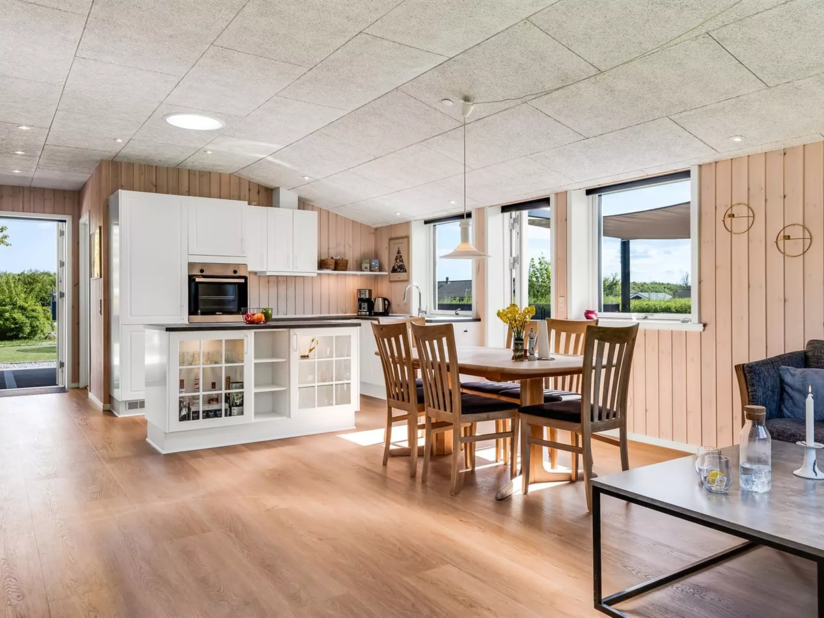 "Helmtrud" - 700m from the sea-Binnen