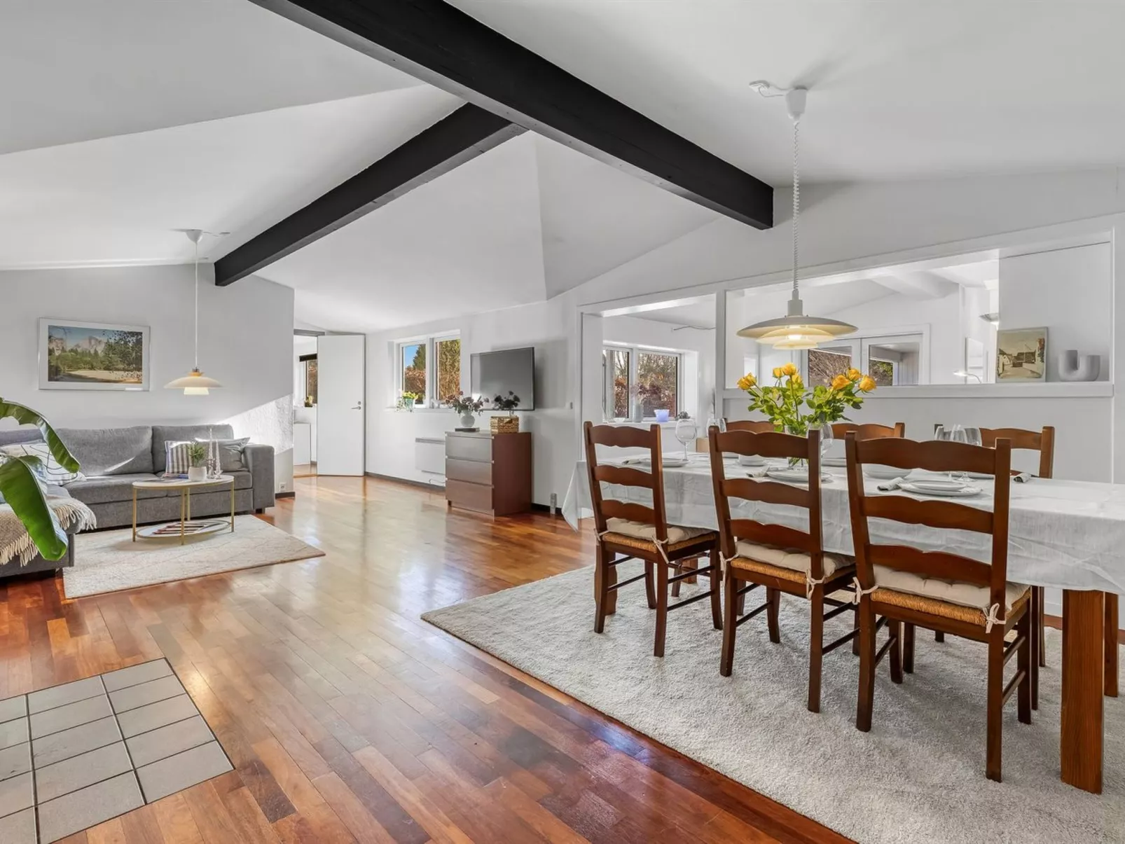 "Etly" - 900m from the sea-Binnen