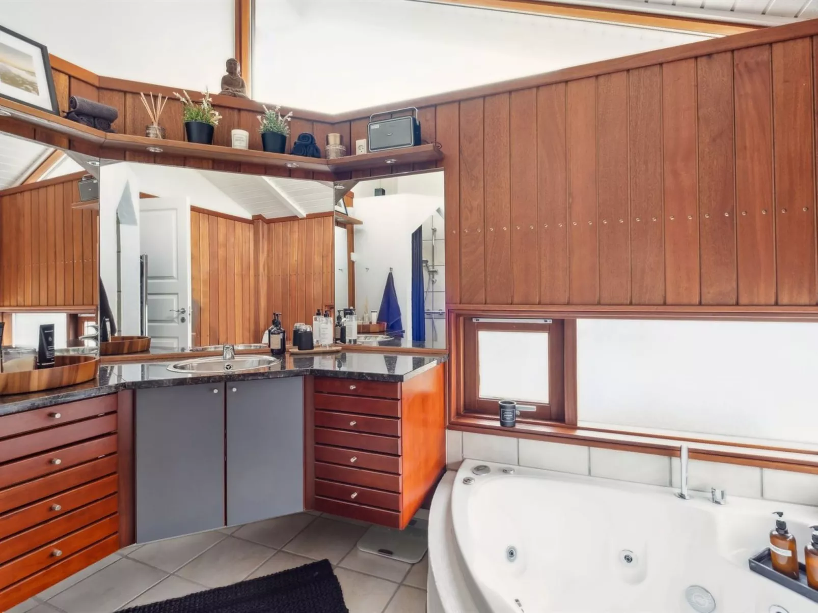 "Sinika" - 100m from the sea-Binnen