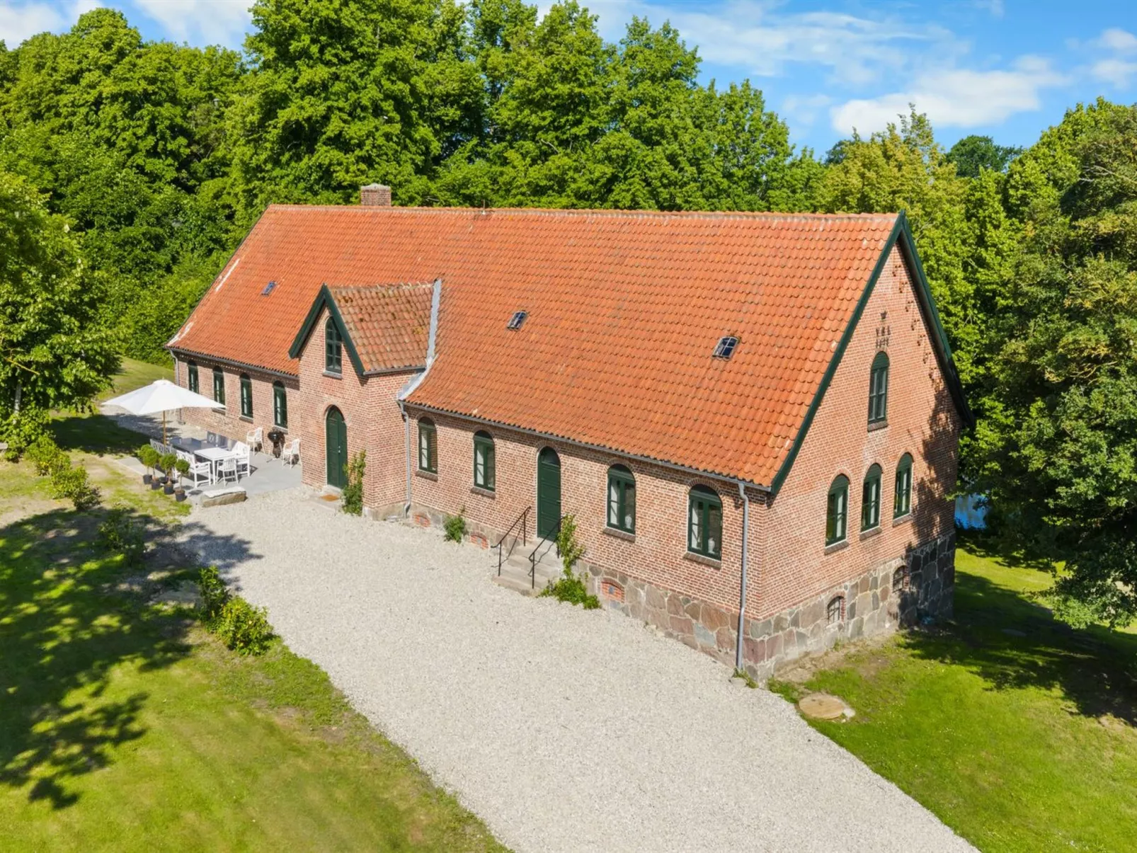 "Brun" - 1.5km from the sea-Buiten