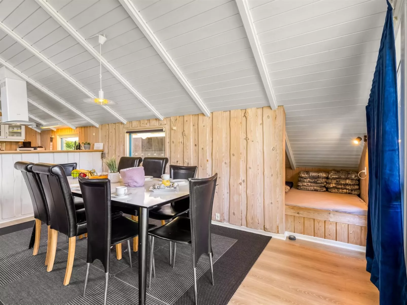 "Kai" - 400m from the sea-Binnen