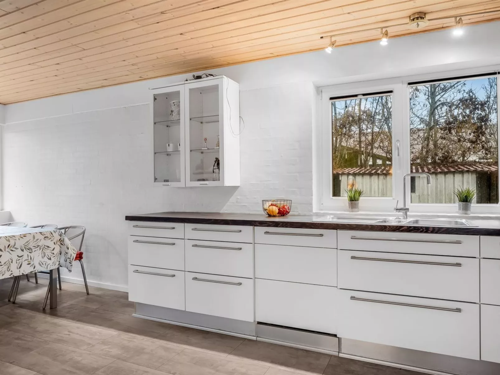 "Withulf" - 500m to the fjord-Binnen