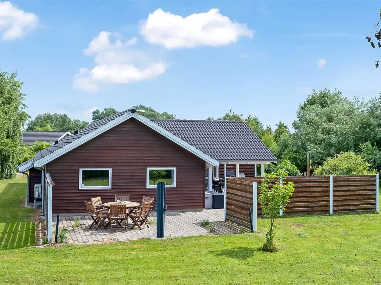 "Mika" - 800m from the sea-Buiten