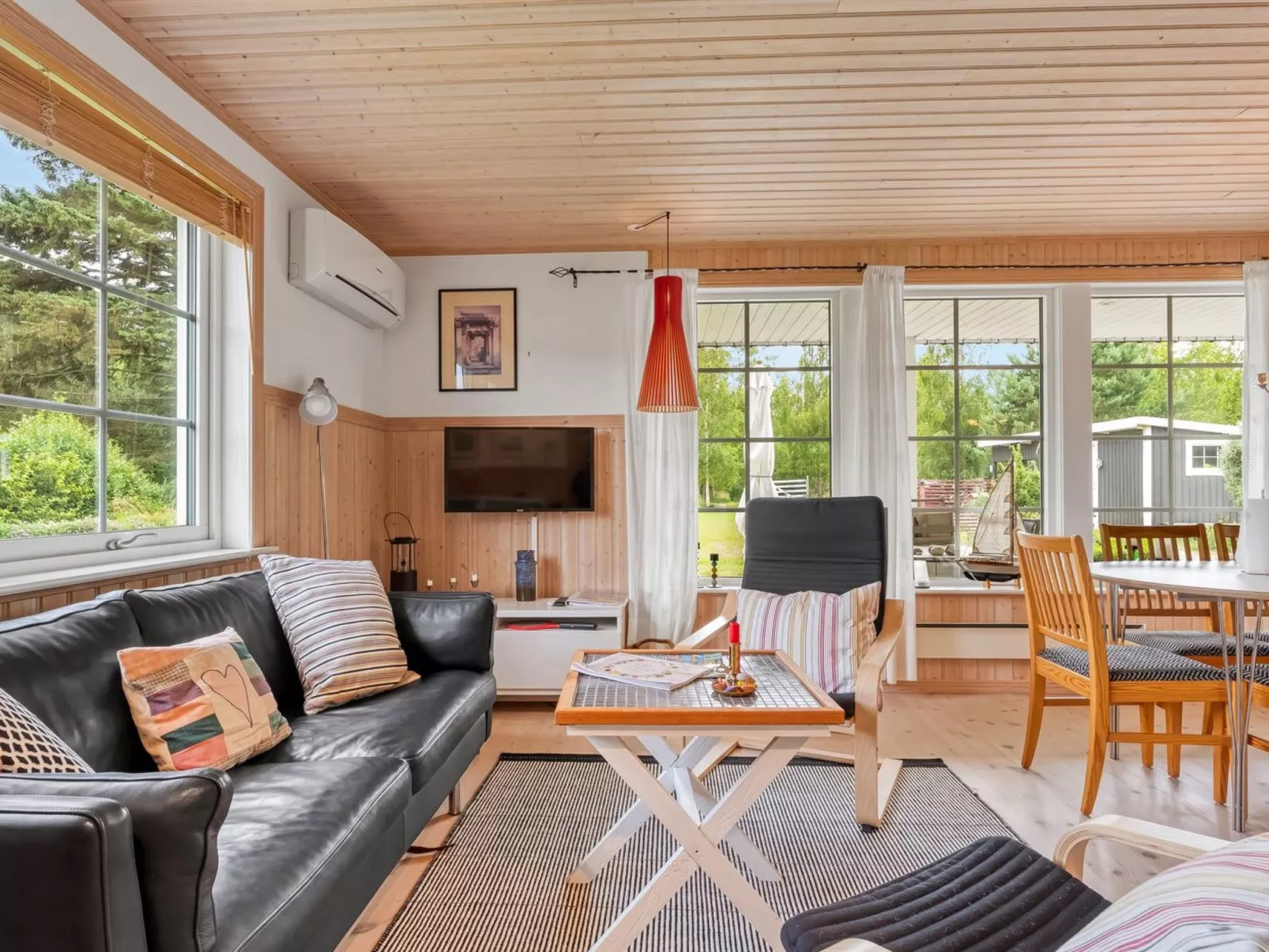 "Thine" - 800m from the sea-Binnen