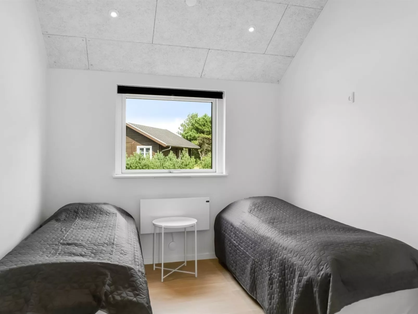 "Abiorn" -  from the sea-Binnen