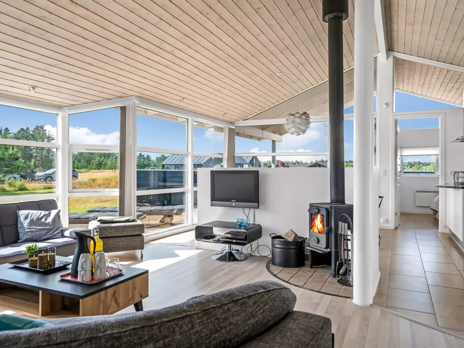 "Vaula" - 800m from the sea-Binnen