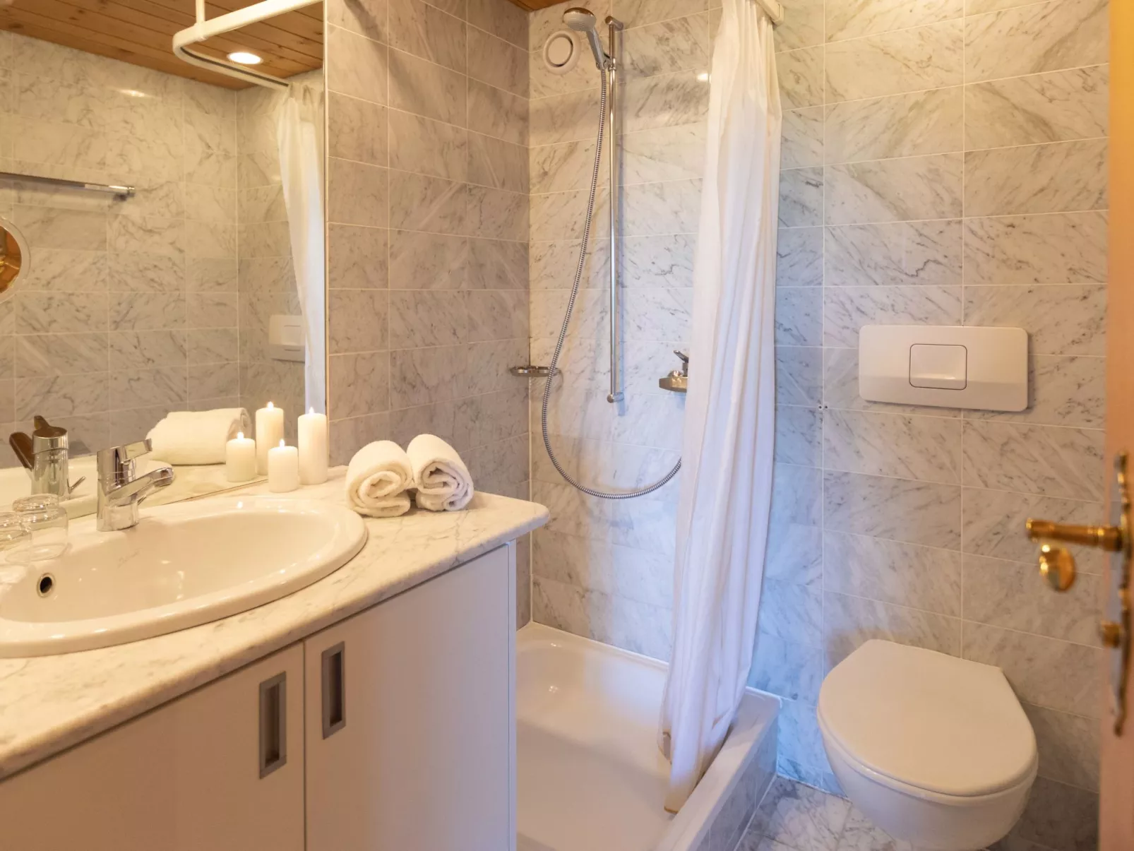 Le Bristol A25-Binnen