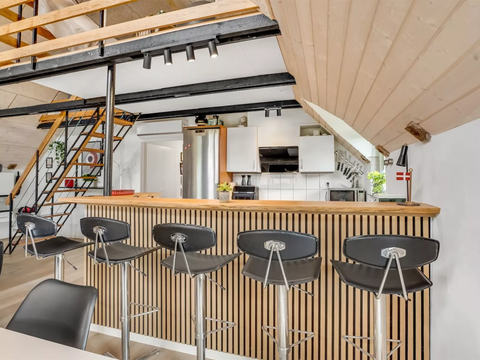 "Milutin" - 650m from the sea-Binnen