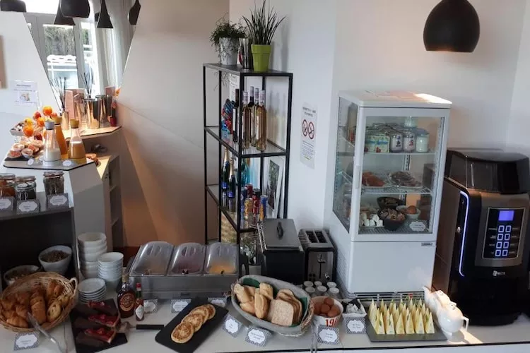 Adonis Mougins T2-Keuken