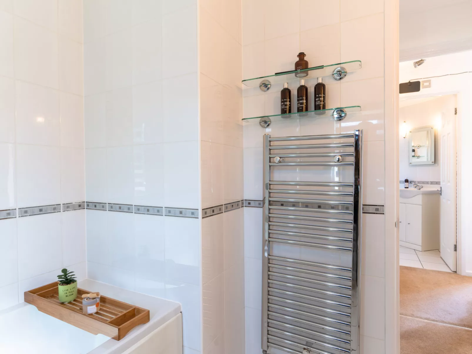 Serendipity Lodge-Binnen