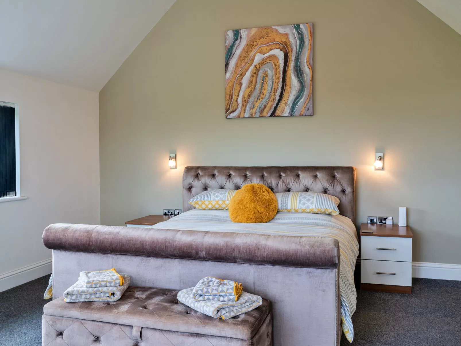 Stone Bow Farmhouse-Binnen