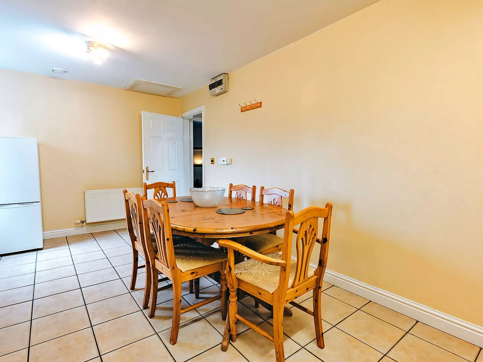 Netley Hall - Honeysuckle-Binnen