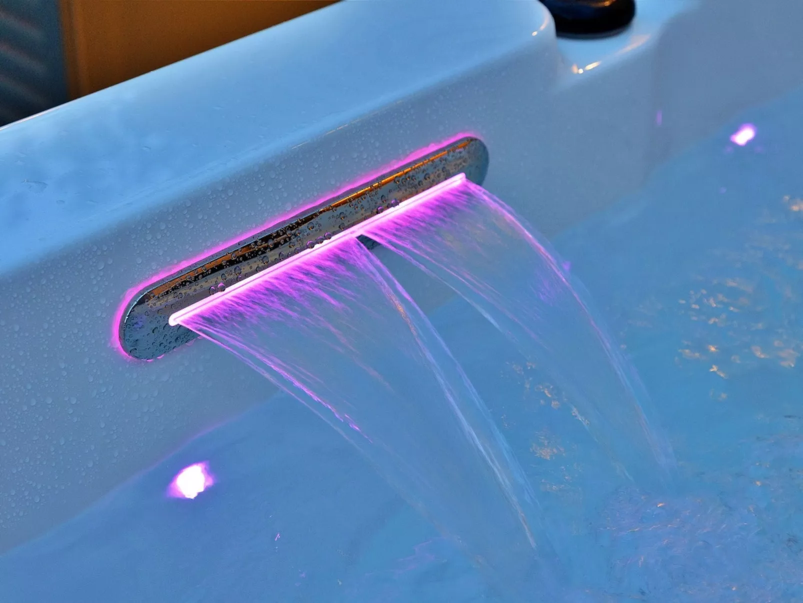 Wesleyan House-Buiten