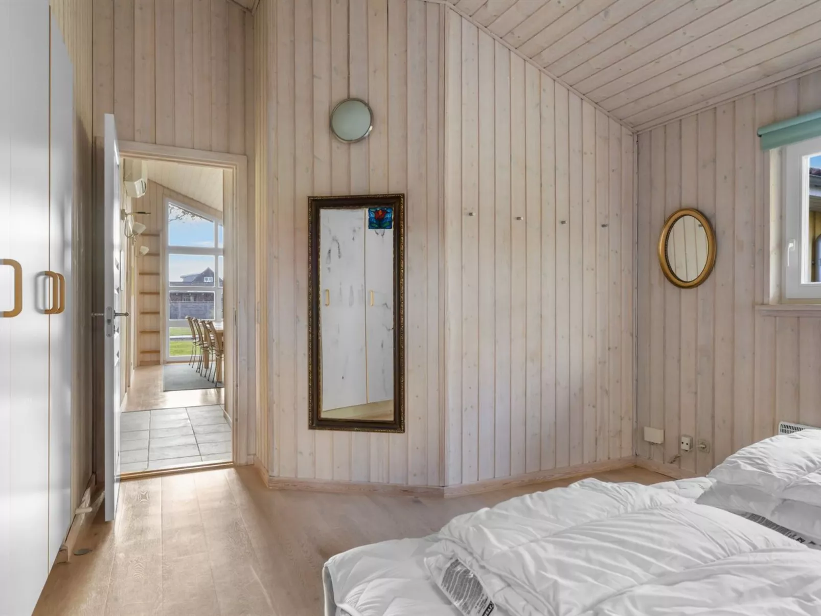 "Solja" - 85m from the sea-Binnen