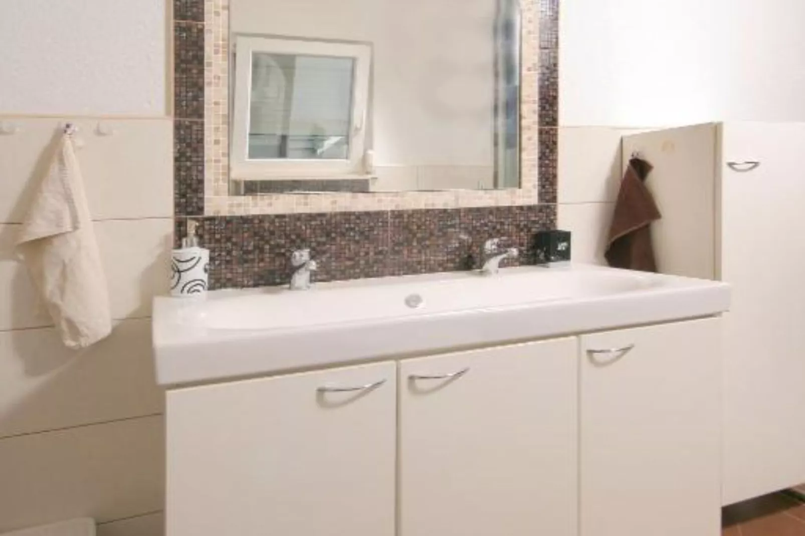 Apartment Libe with Sea View Trogir - Two Bedroom Apartment with Balcony-Badkamer