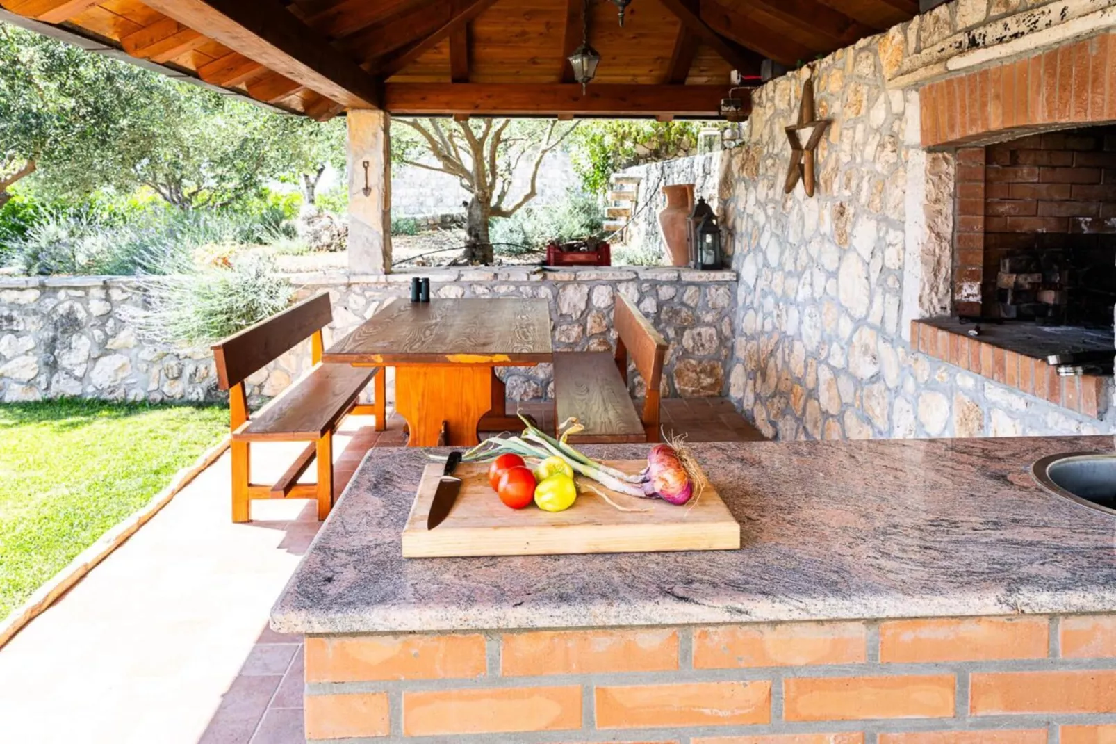 Villa Oliva - Two Bedroom Villa with Terrace and Swimming pool-Buitenlucht