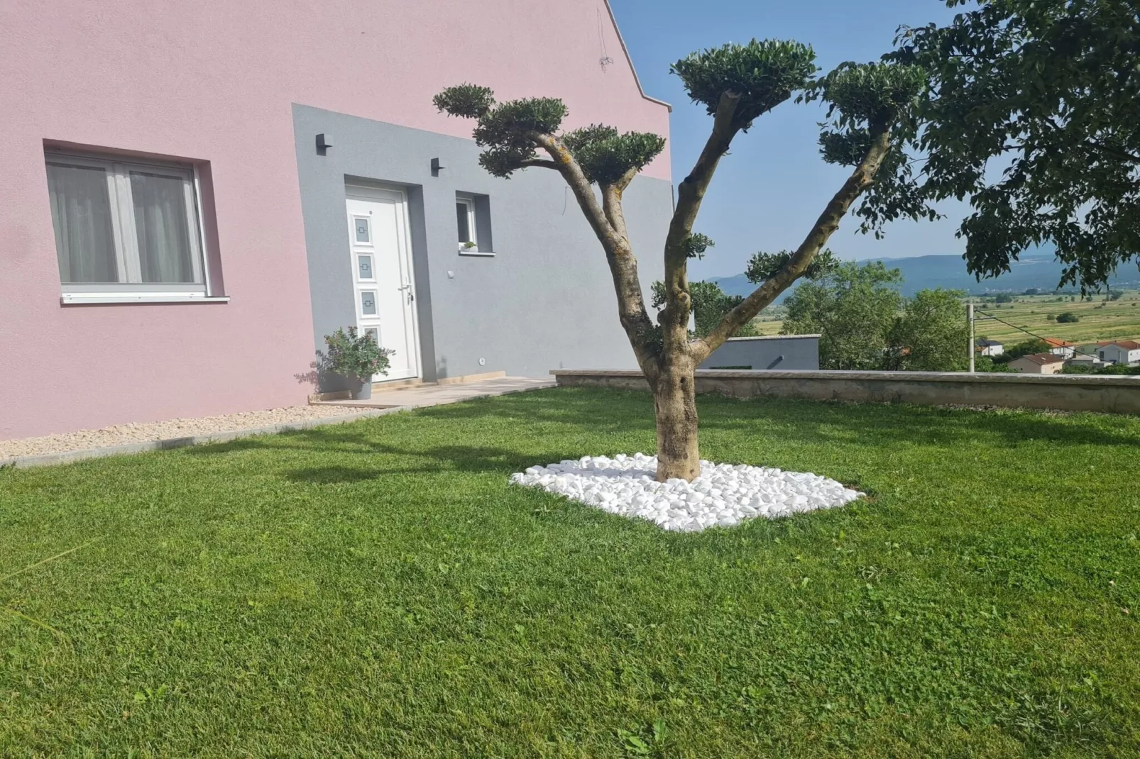 Four - Bedroom Villa-Buitenlucht