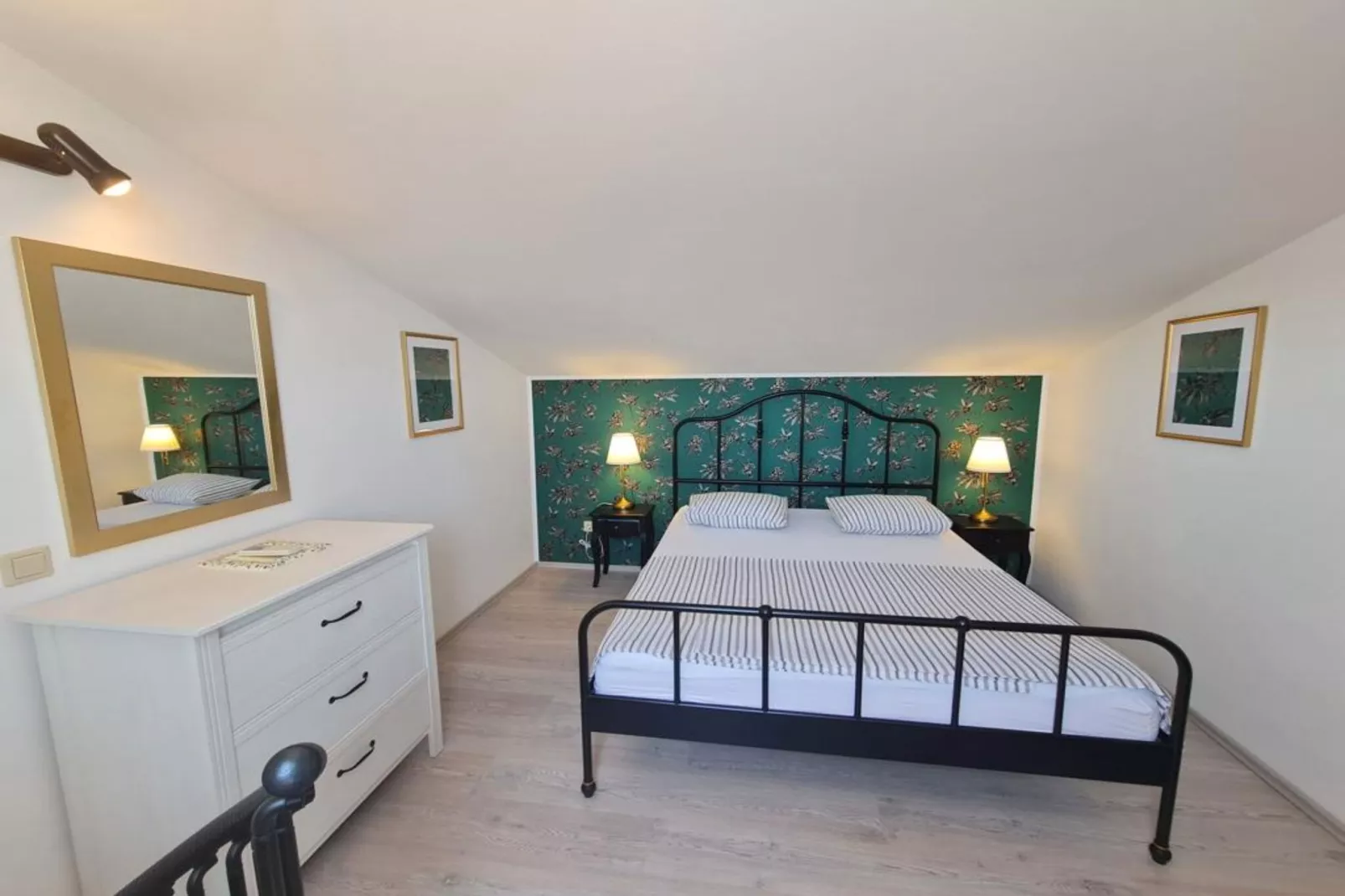 One-Bedroom Apartment (Smokva)-Slaapkamer