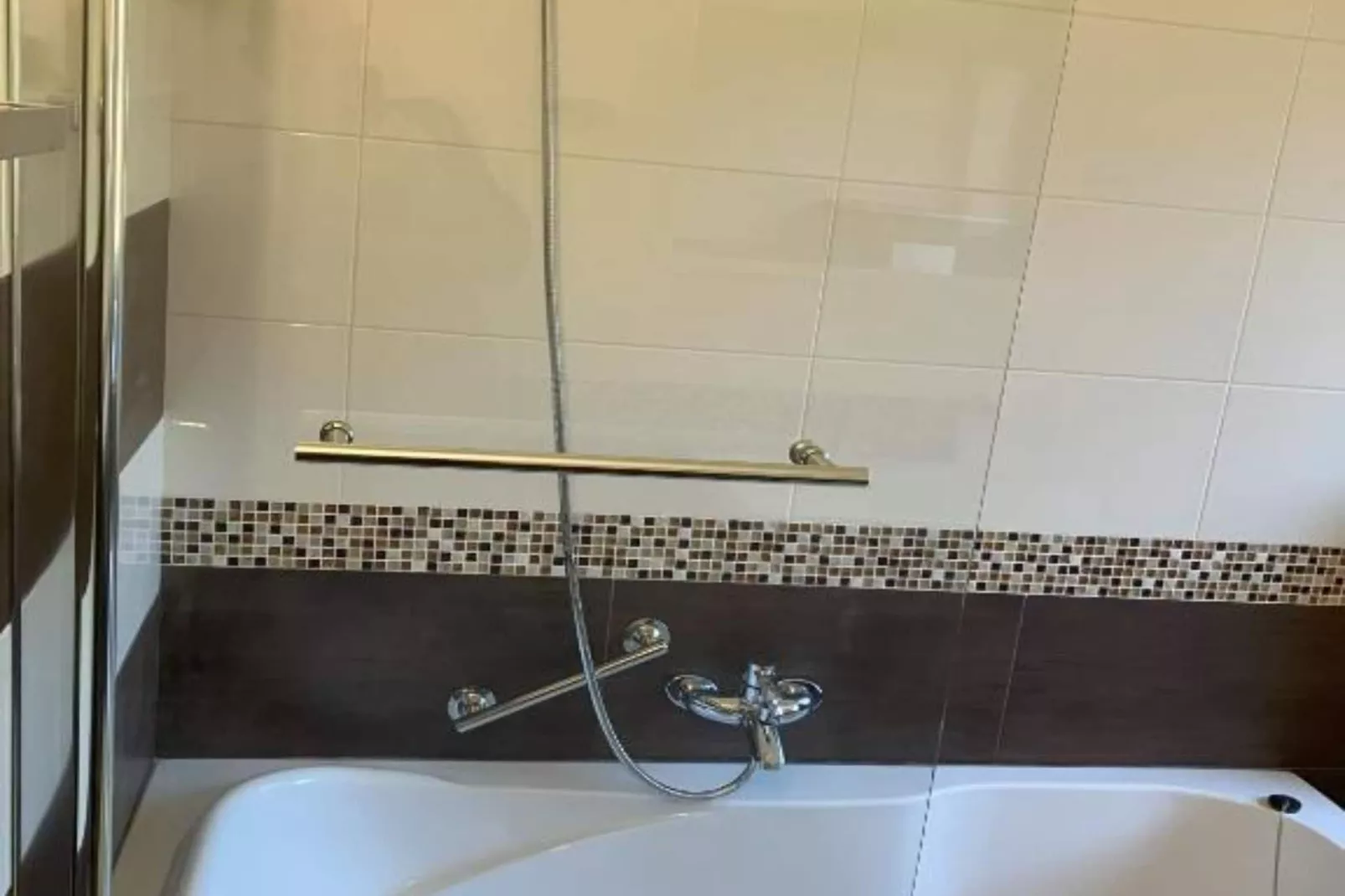 Beachfront Luxury Villa with Private Pool and Stunning Sea Views-Badkamer