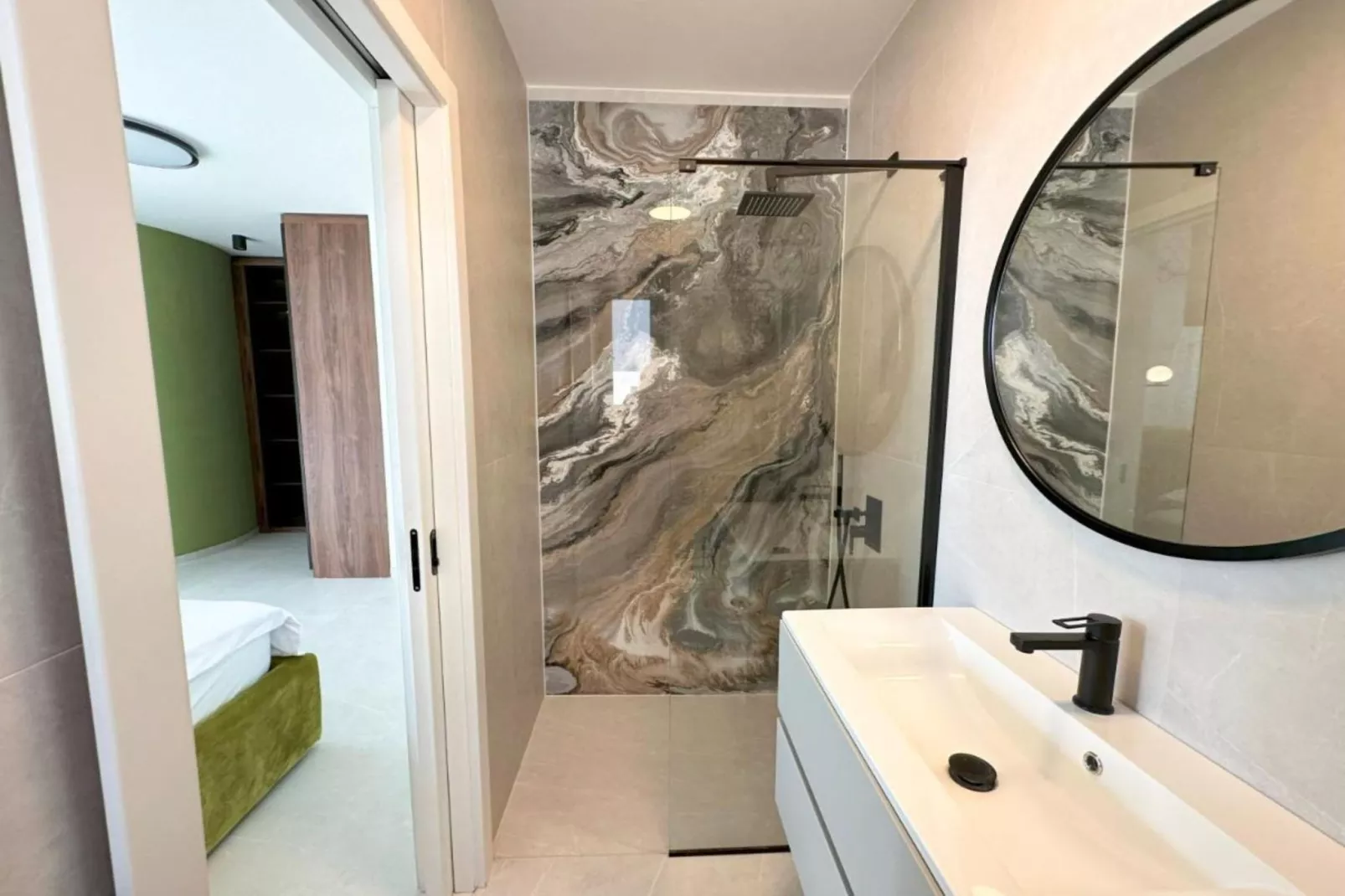 Leonarda Waterfront Residences- Three-Bedroom Penthouse with Infinity Pool (The Skyview Penthouse) - S4-Badkamer