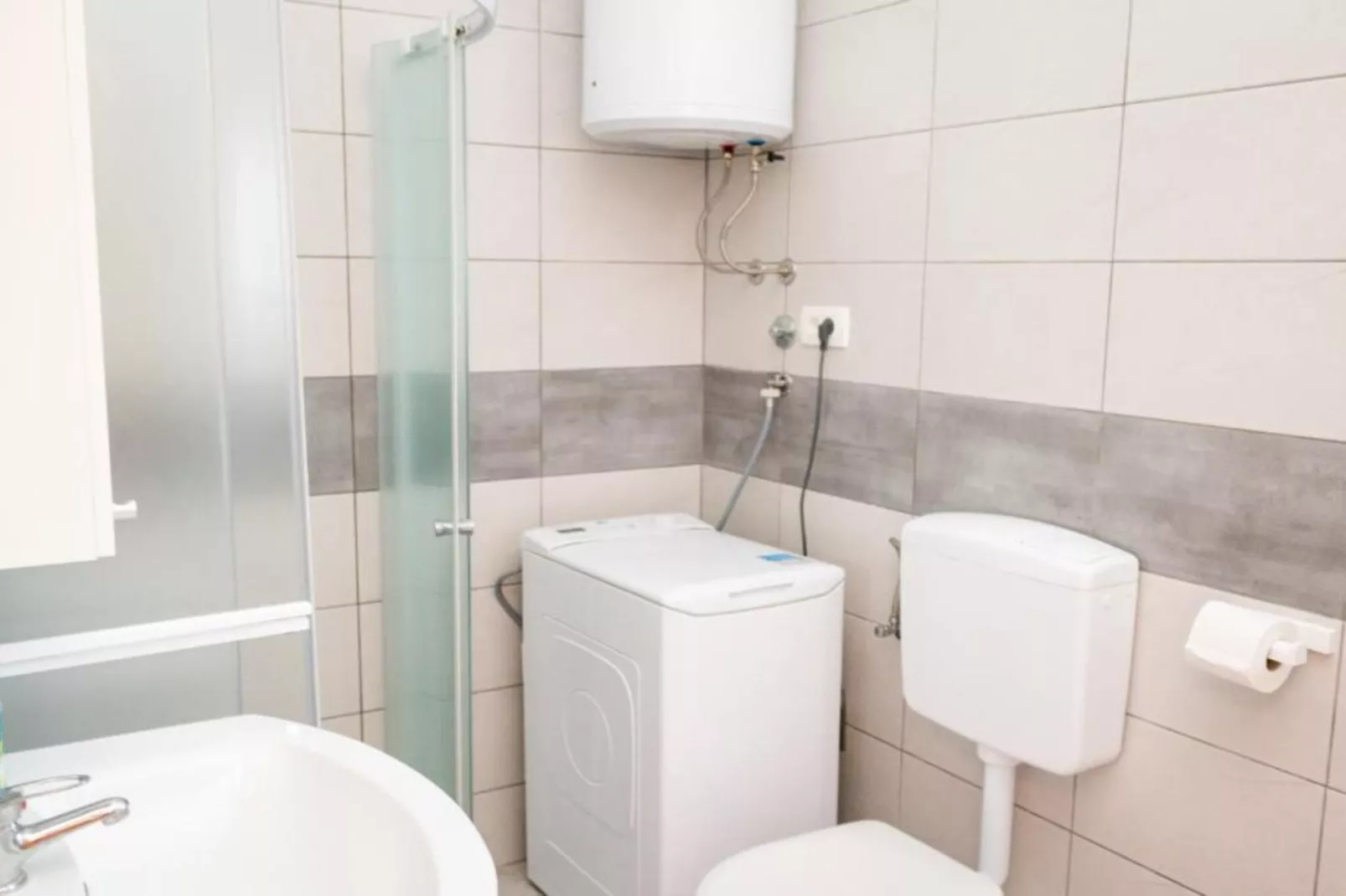 One Bedroom Apartment With Terrace (A1)-Niet-getagd