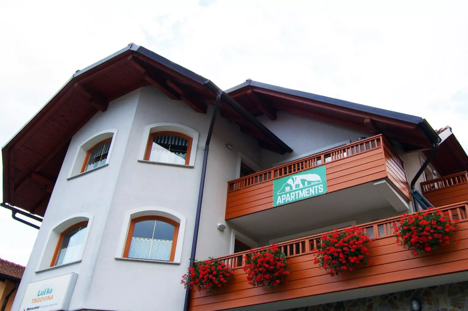 Riverside Pines Luce Apartments with Balcony - Studio Apartment with Balcony-Buitenlucht
