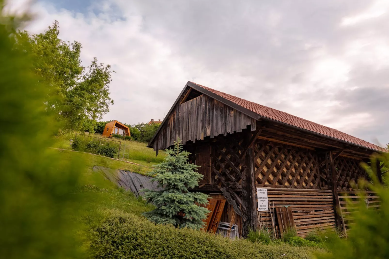 Rustic Refuge Glamping with Hot-Tub and Sauna - Double room with Terrace-Buitenlucht