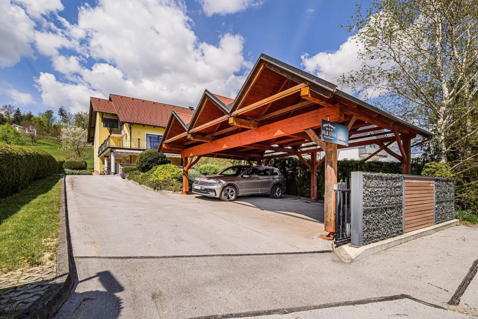 Sunny and Spacious Apartments with Terrace near Water Park - One Bedroom Apartment with Terrace-Buitenlucht