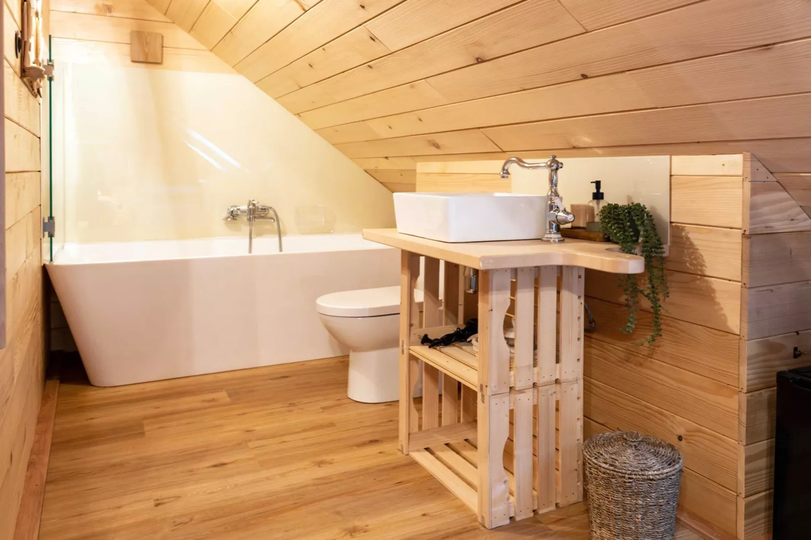 Echo Valley Hillside Holiday Home with Sauna - Two Bedroom Holiday Home with Sauna-Slaapkamer