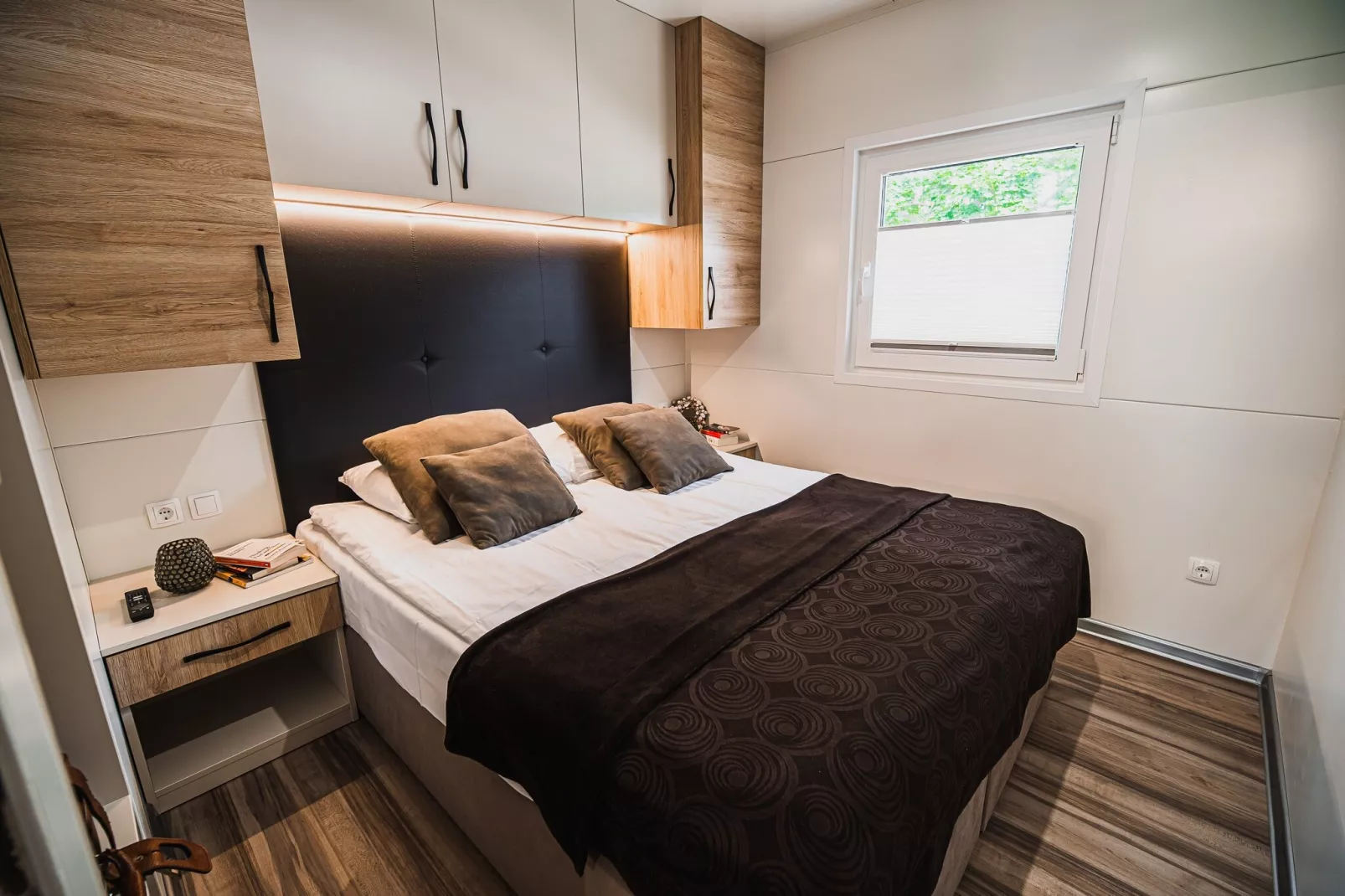 Lake Serenity Premium Mobile Homes with Thermal Riviera Tickets - Three Bedroom Mobile Home 15\/028 - Slaapkamer