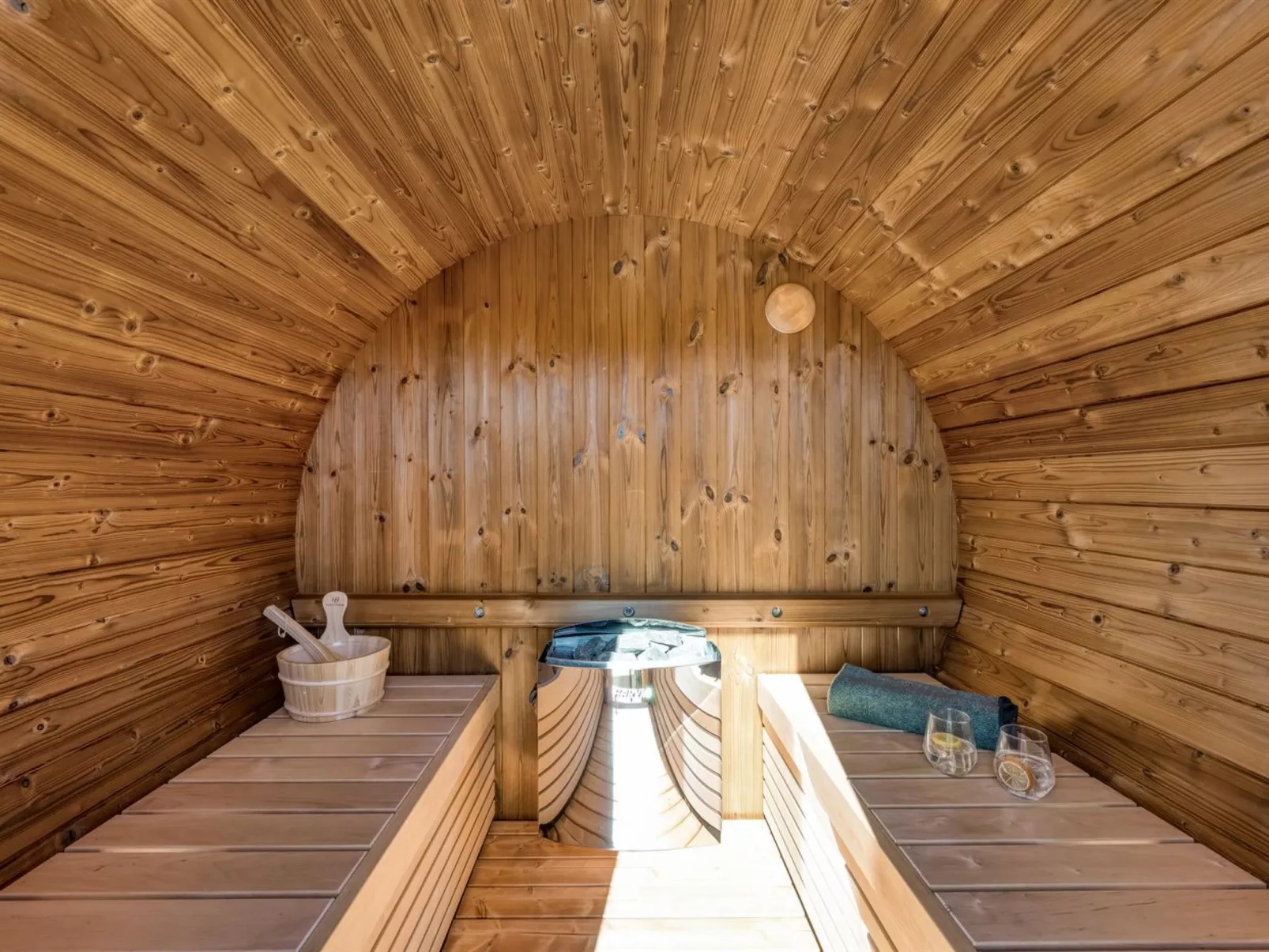 "Thamina" - 200m to the fjord-Binnen