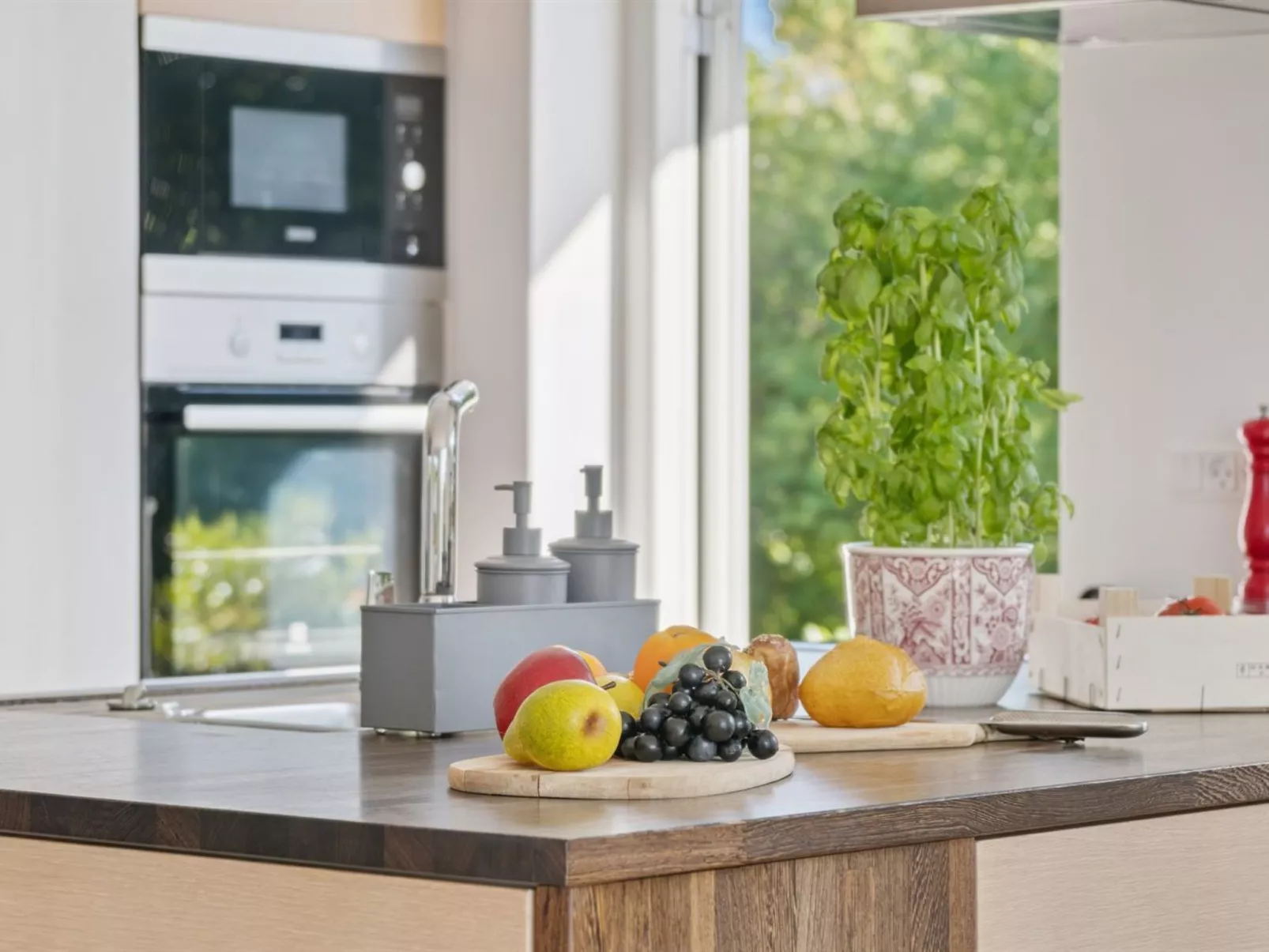 "Alvia" - 1.6km from the sea-Binnen