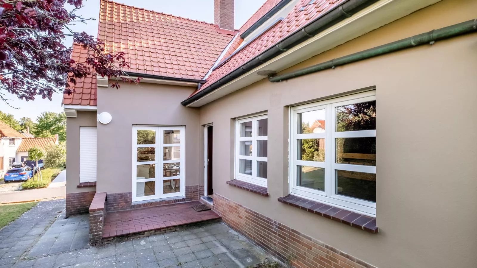 Juvamy gelijkvloers-Buitenkant zomer