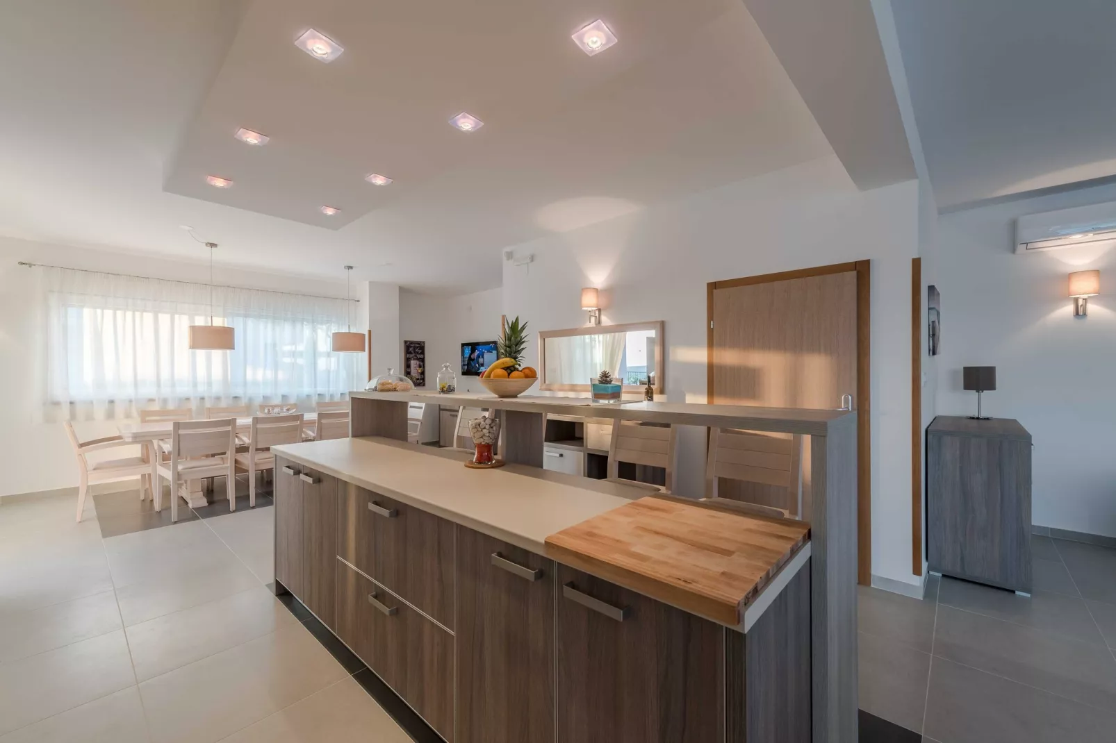 Luxury Escape with Swimming Pool & Modern Design -Deluxe Four Bedroom Villa with Private Pool (Villa 6)-Keuken