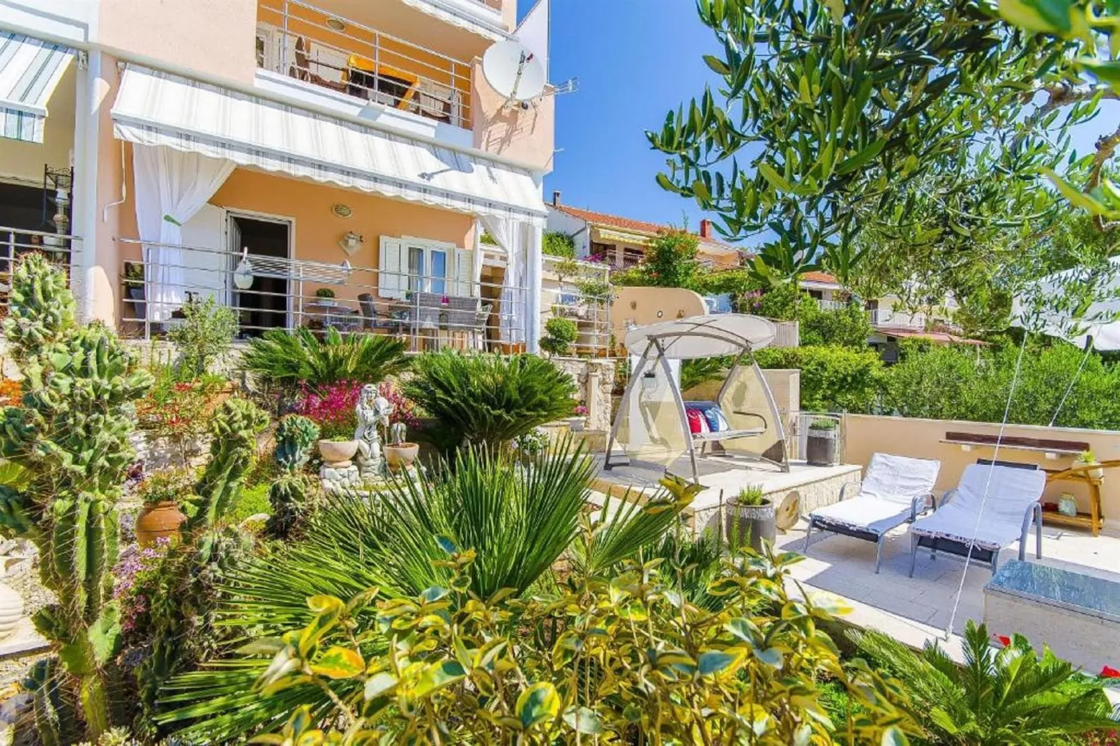 Apartments Nives - Two Bedroom Apartment (A3)-Buitenlucht