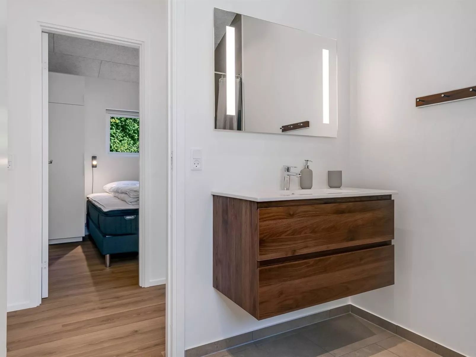 "Assa" - 500m from the sea-Binnen