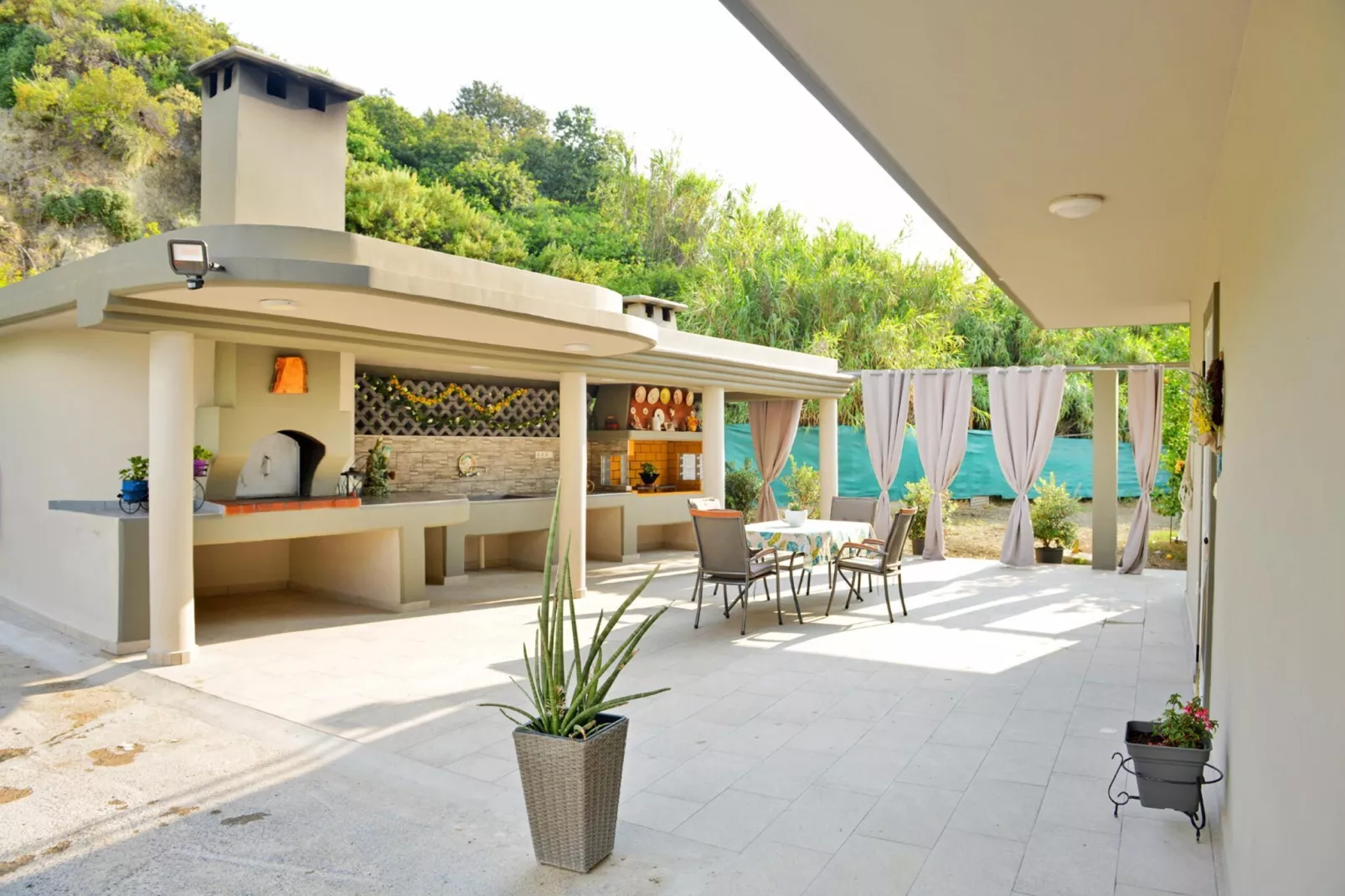 Villa Zambaka-Terrasbalkon