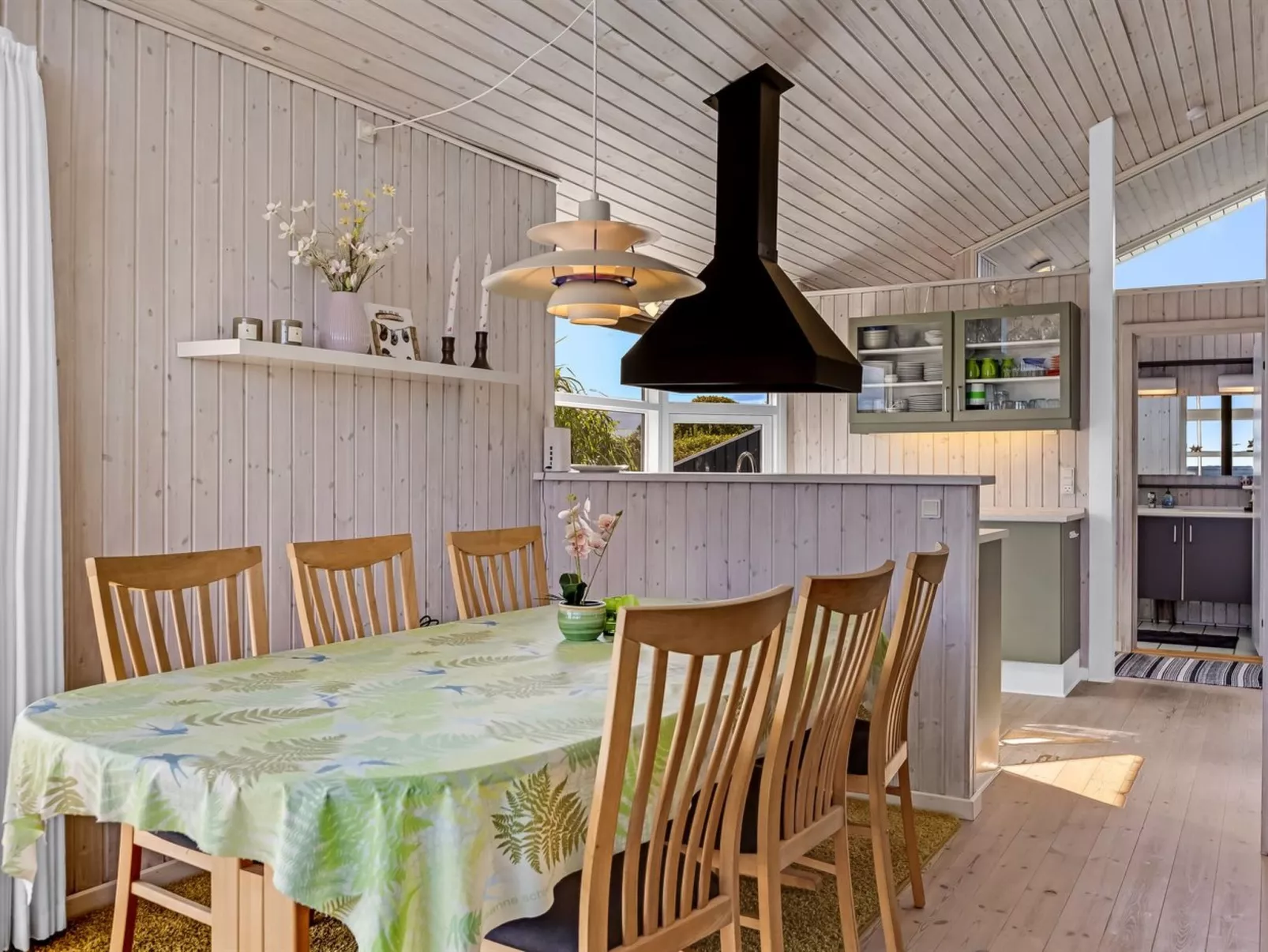 "Tjarven" - 350m from the sea-Binnen