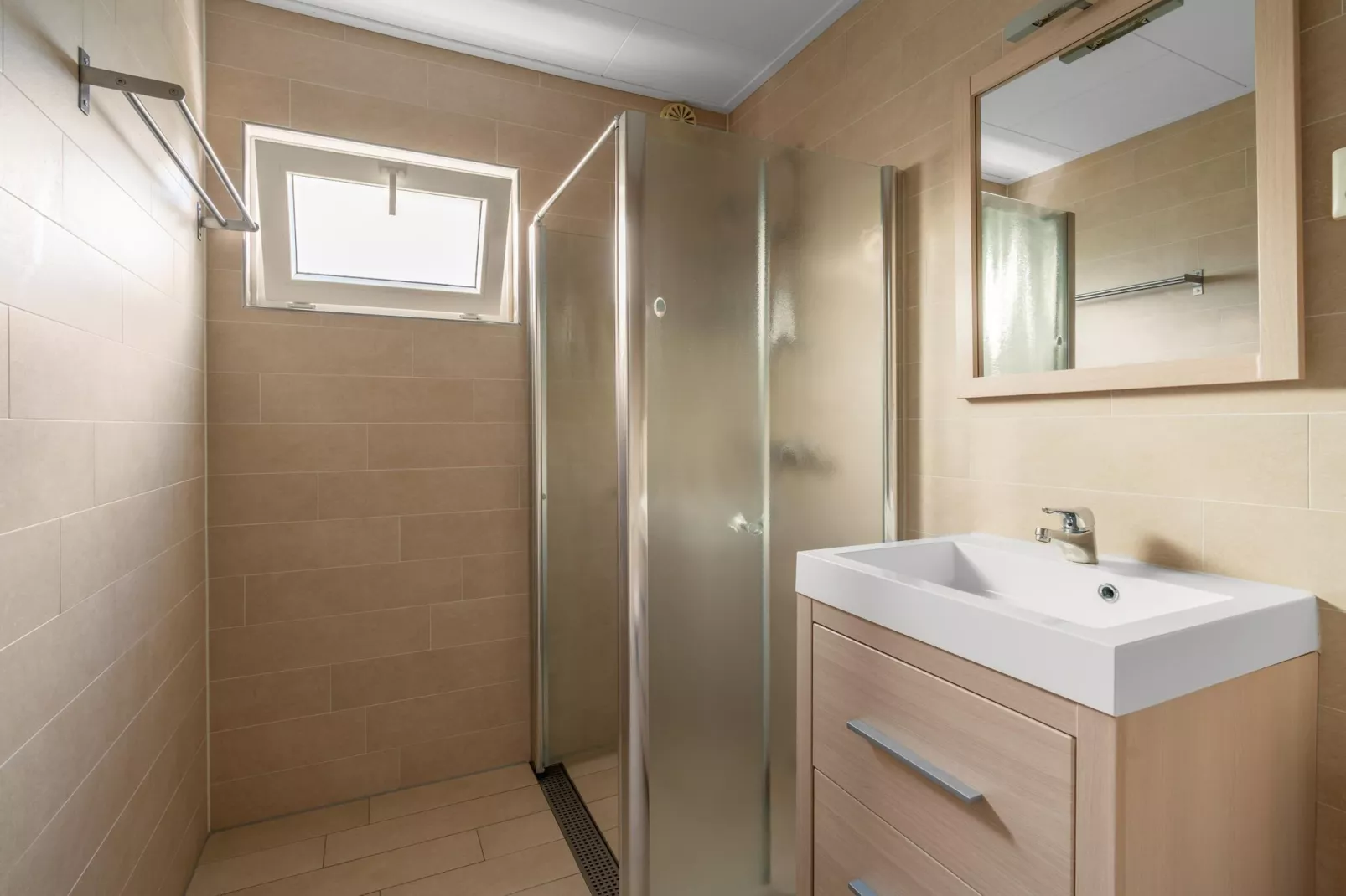 Stappeland 197-Badkamer