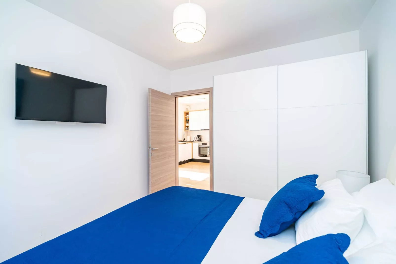 Apartment Zoric - Two Bedroom Apartment with Balcony-Slaapkamer