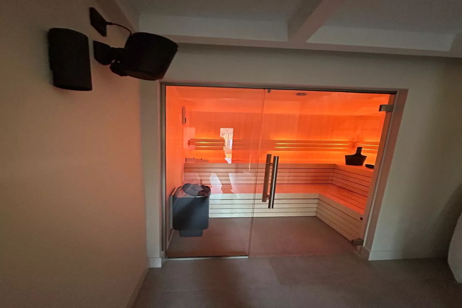 Sun (6p)-Image-tags.