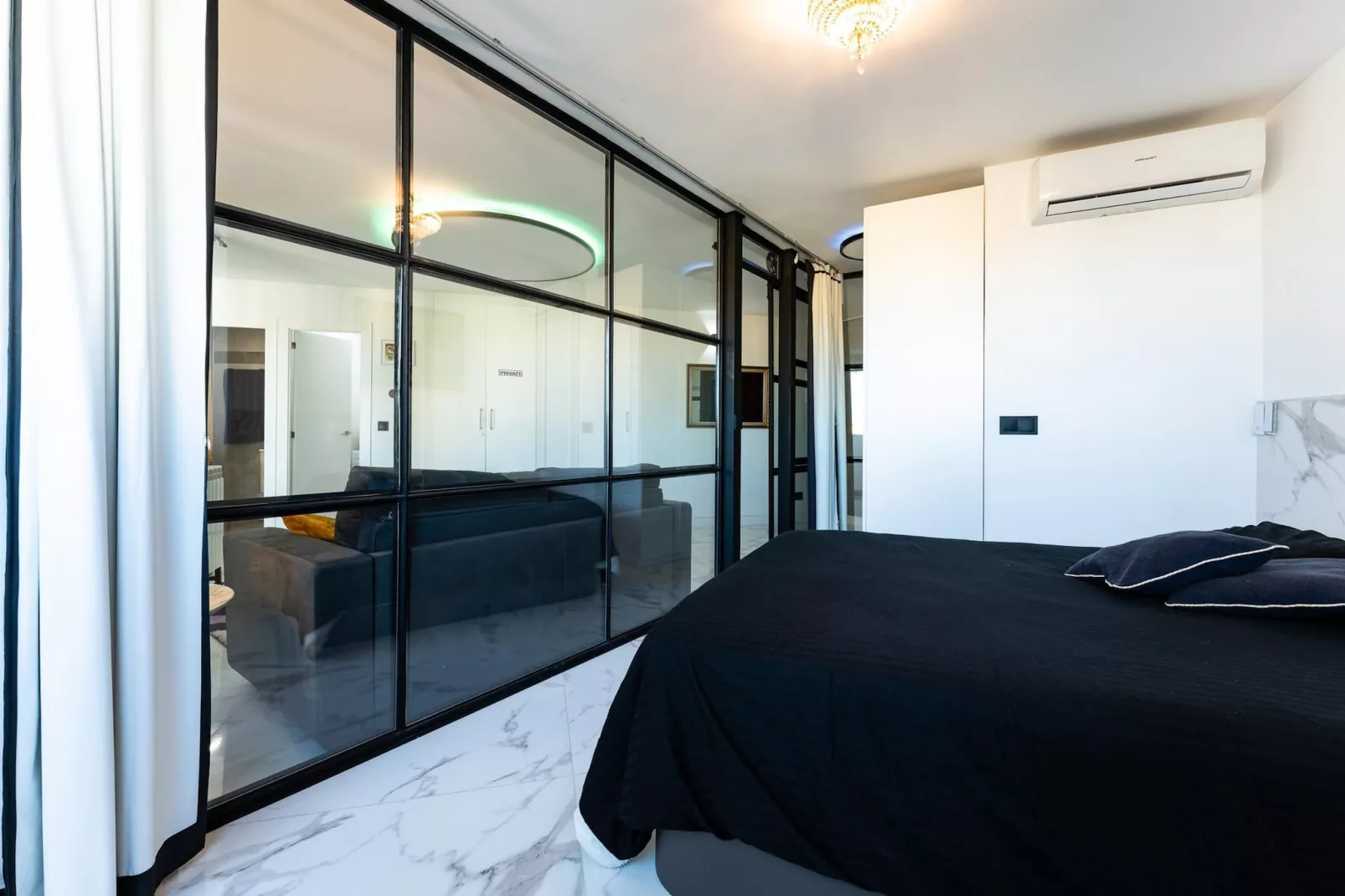 CT 352 - Faro's Torremolinos City Towers 1 - Walking distance to everything-Slaapkamer