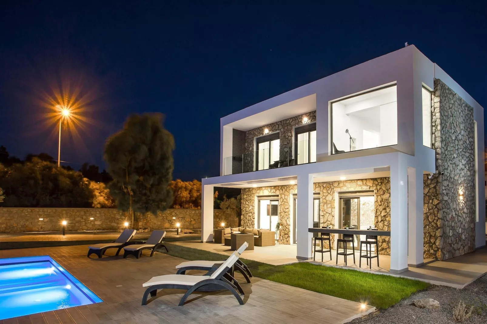 Villa Kastalys-Buitenkant zomer