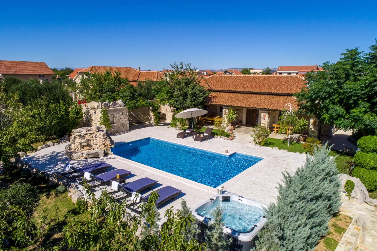Villa Olea with private heated pool-Zwembad