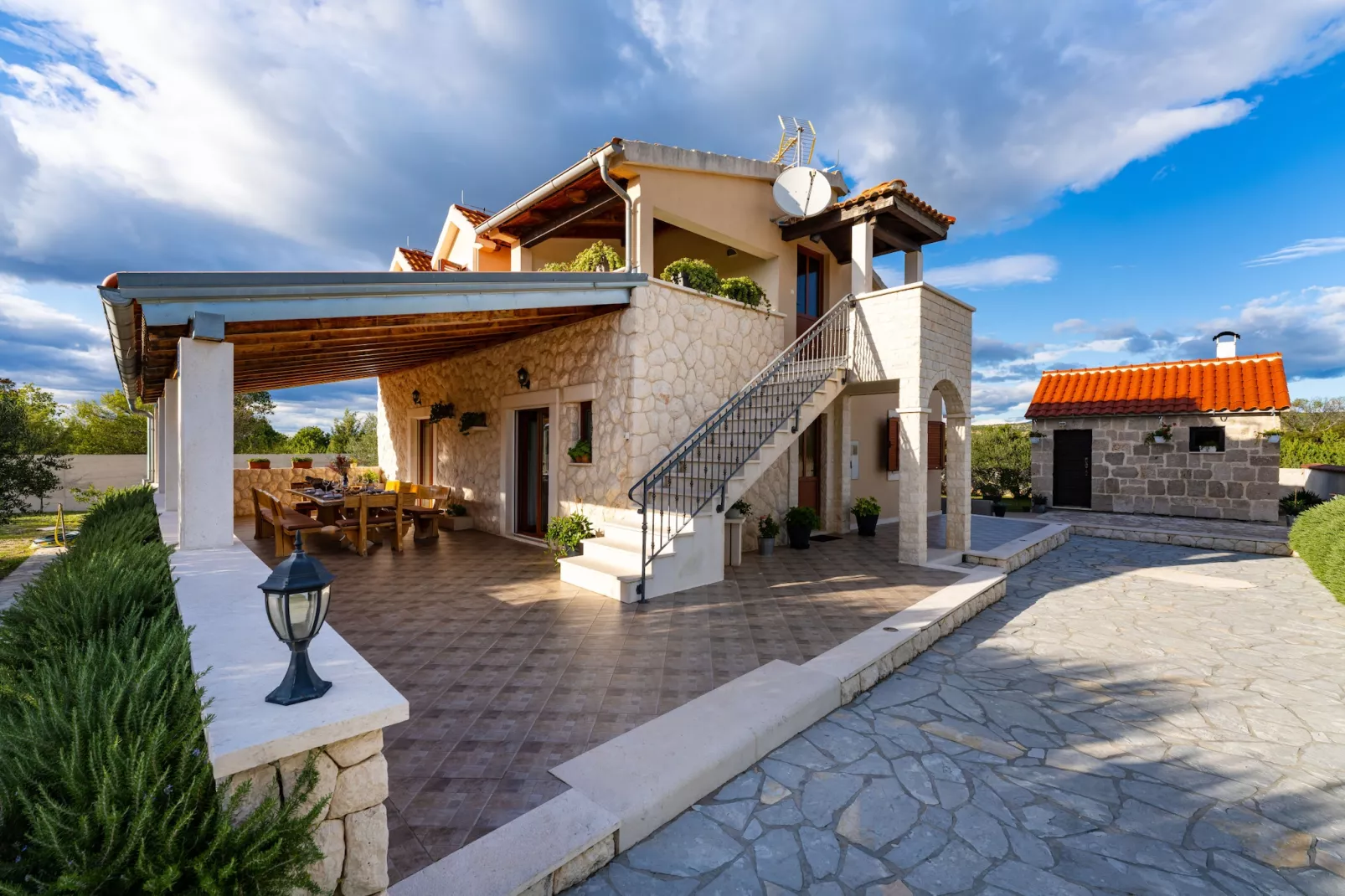 Villa Marijana-Buitenkant zomer