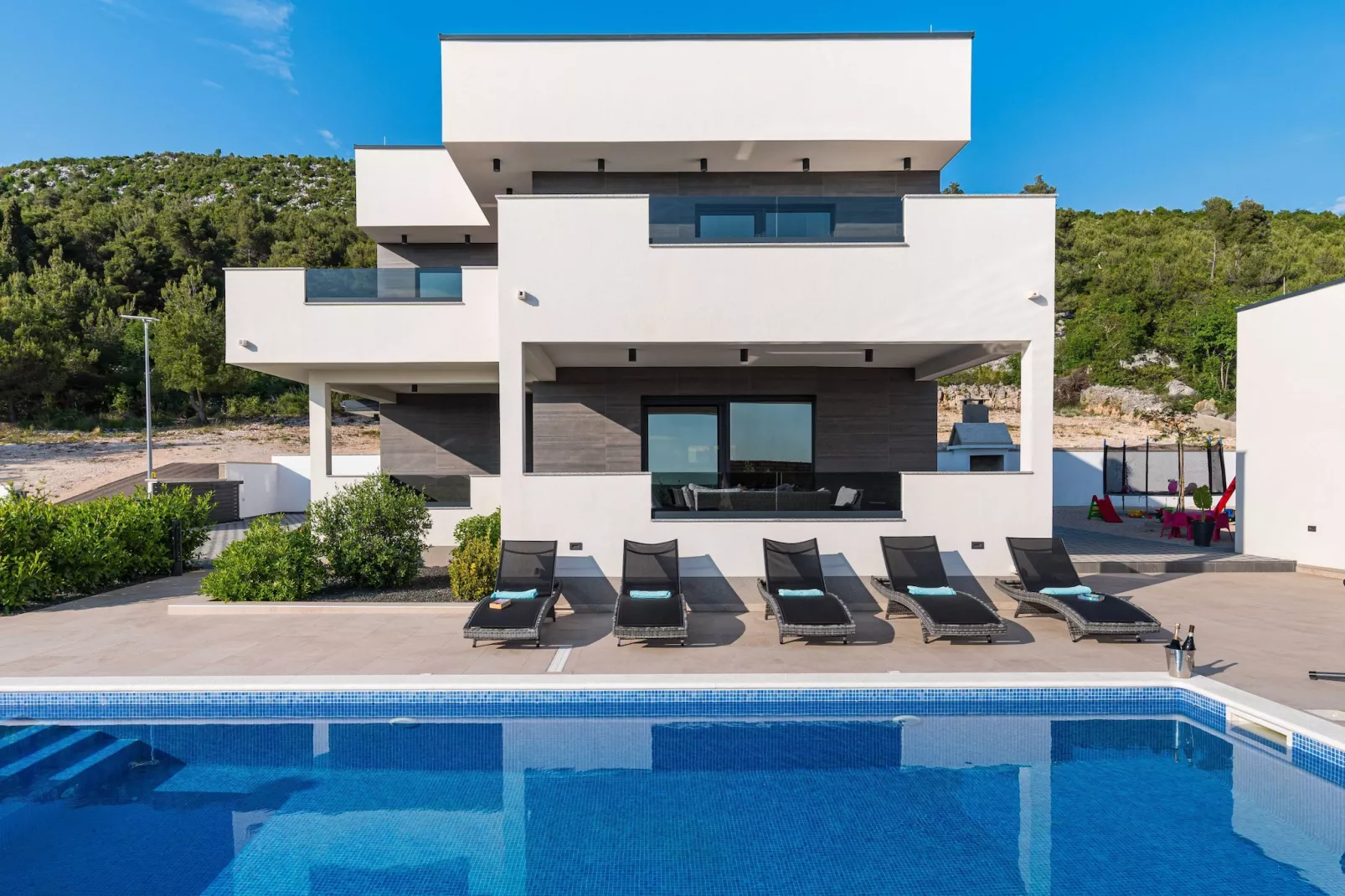 Luxury Villa Burra-Buitenkant zomer