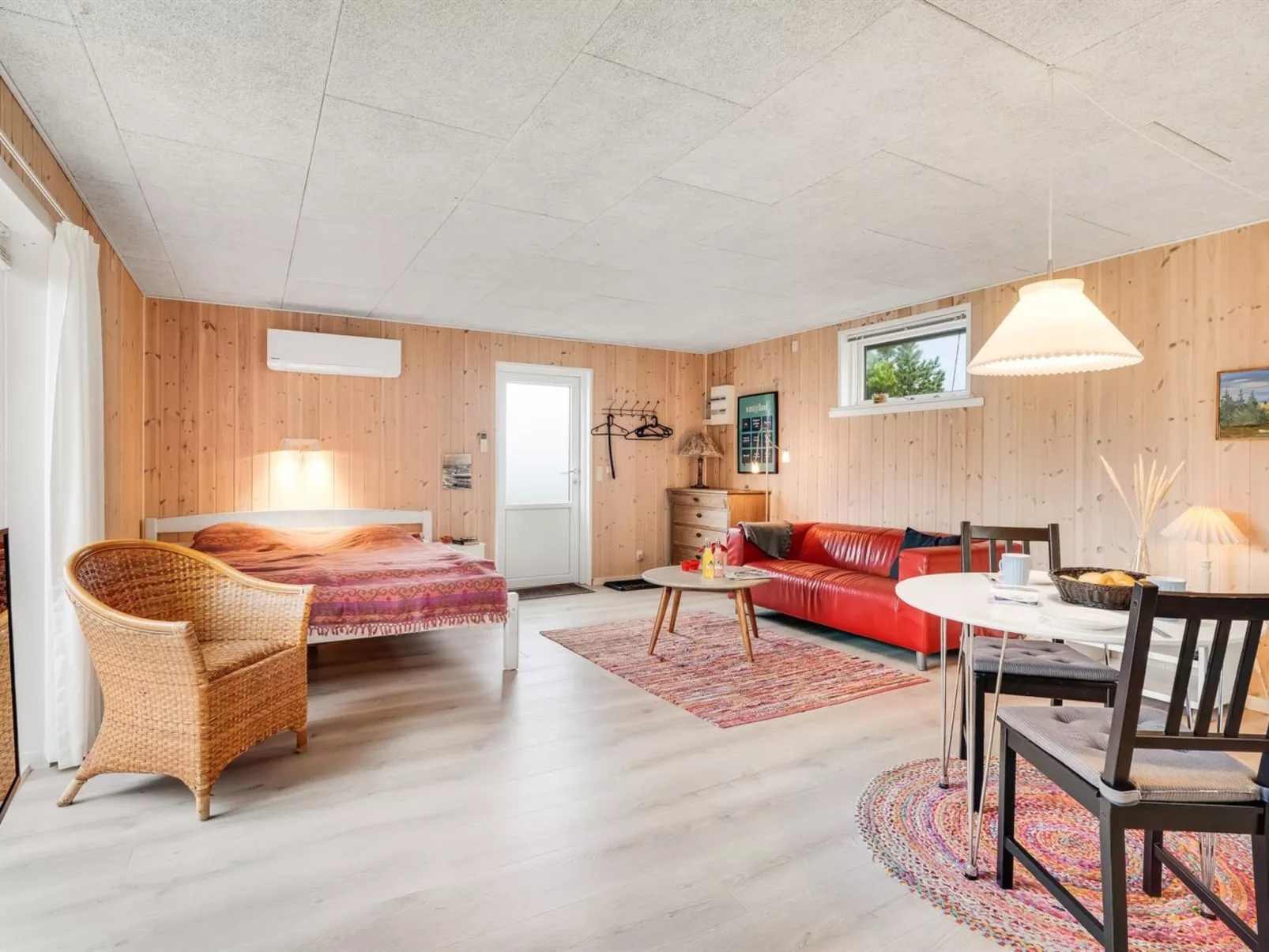 "Tekla" - 75m from the sea-Binnen