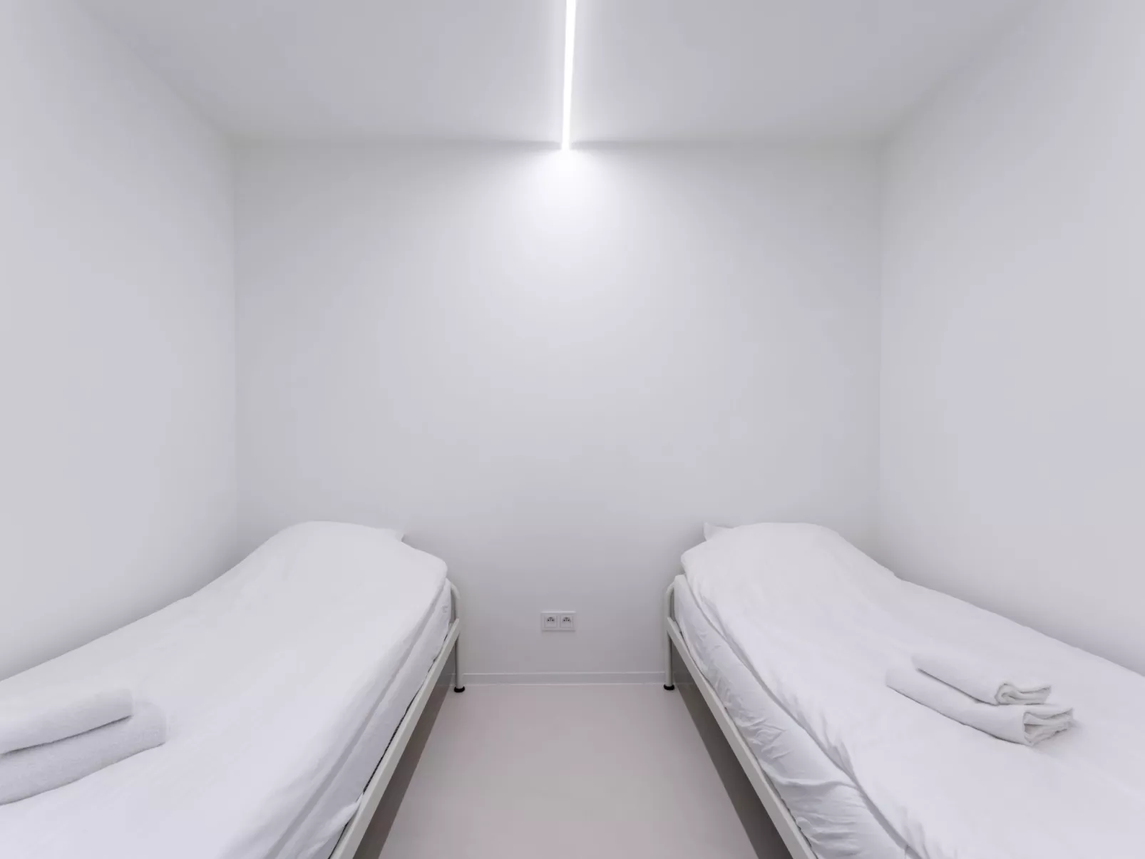 Marie Antoinette close by the sea-Binnen