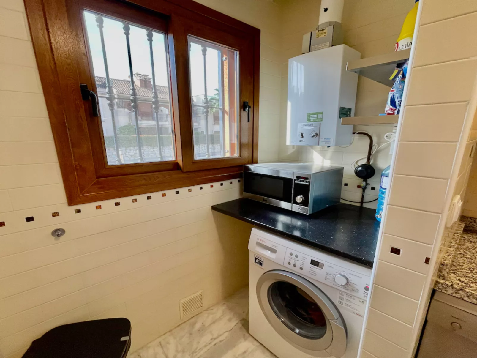 La Finca Frontline-Binnen